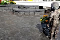 Closeup-of-Statue-Whitemud-Creek-Landscaping