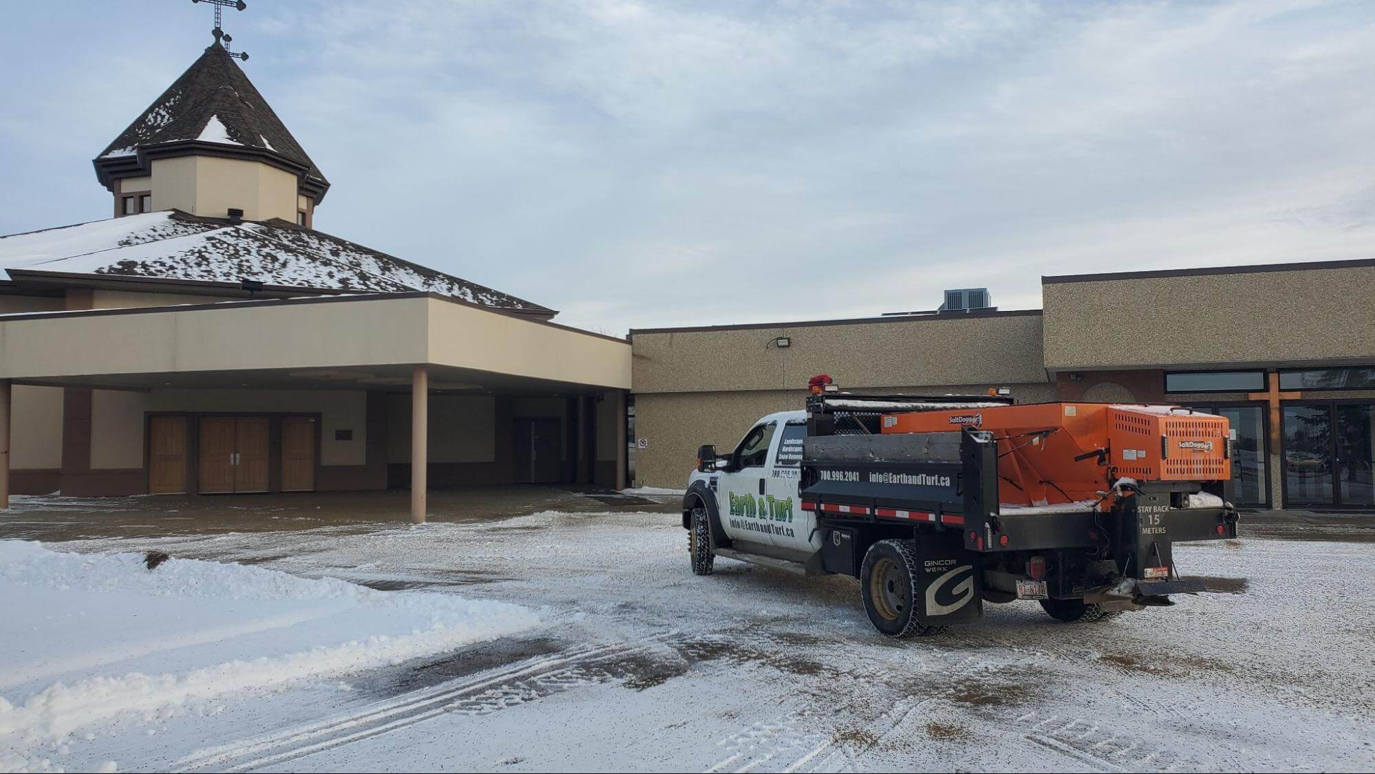 Why Winter Sanding is Important for Your Business Earth and Turf